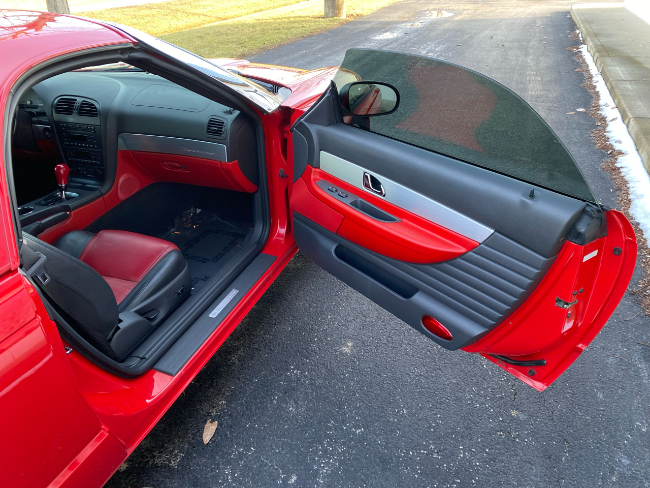 Ford Thunderbird Deluxe 2002