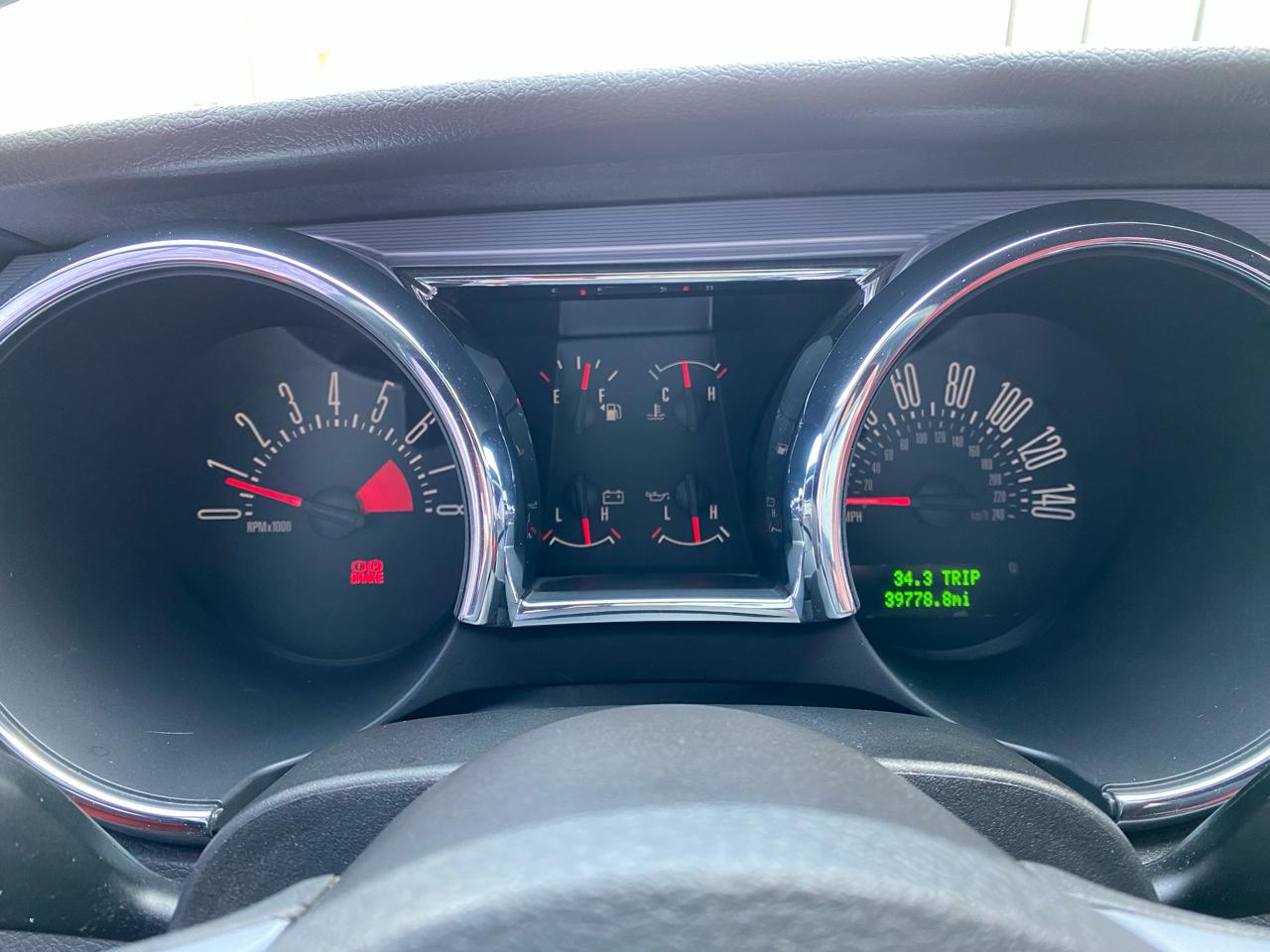 Ford Mustang GT Deluxe Coupe 2005