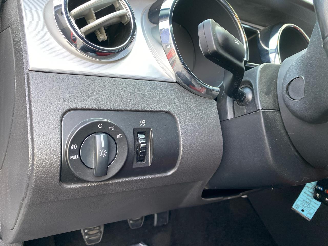 Ford Mustang GT Deluxe Coupe 2005