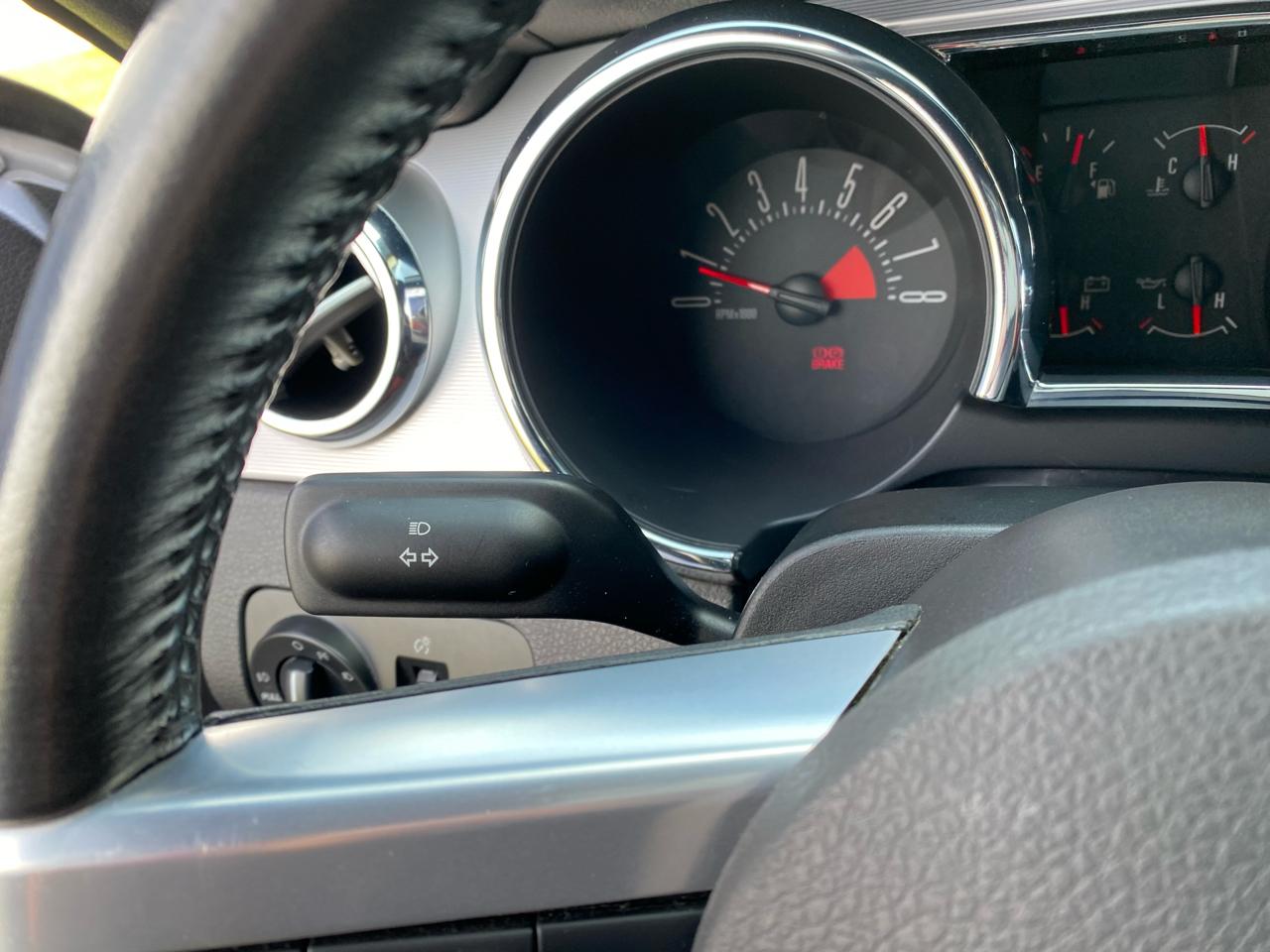 Ford Mustang GT Deluxe Coupe 2005