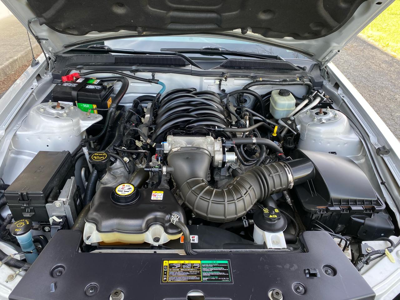 Ford Mustang GT Deluxe Coupe 2005