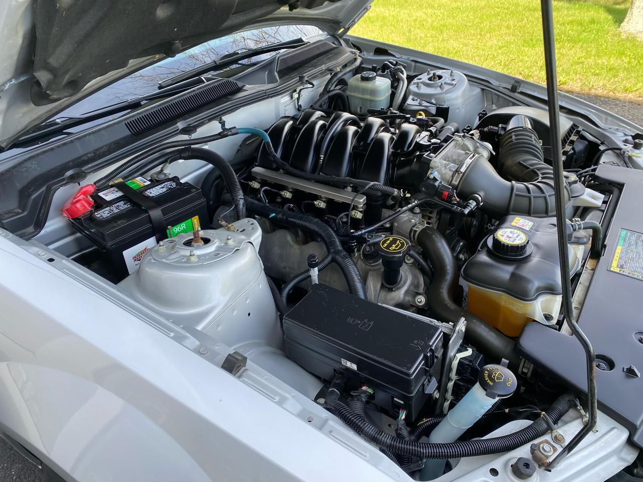 Ford Mustang GT Deluxe Coupe 2005