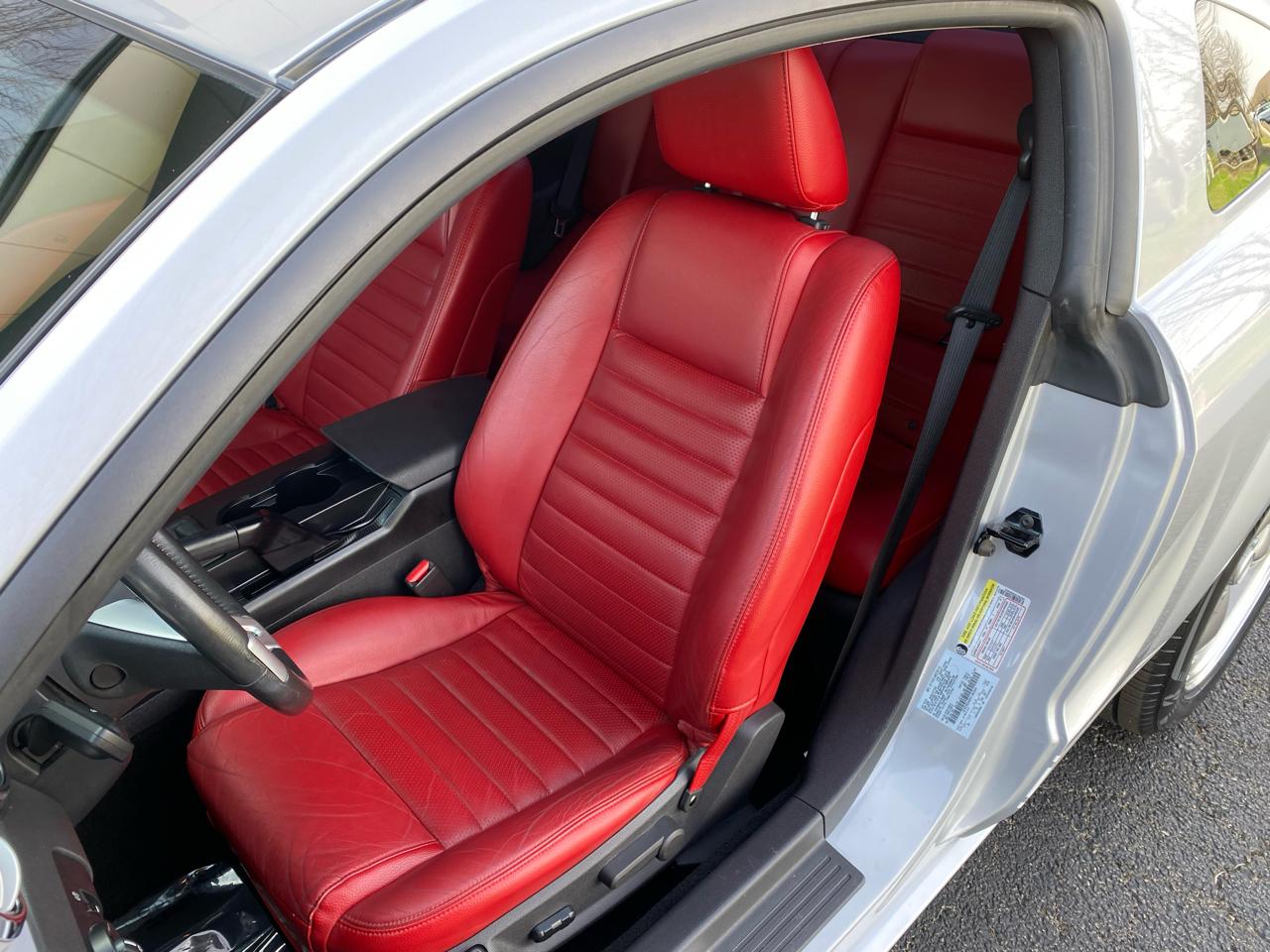 Ford Mustang GT Deluxe Coupe 2005