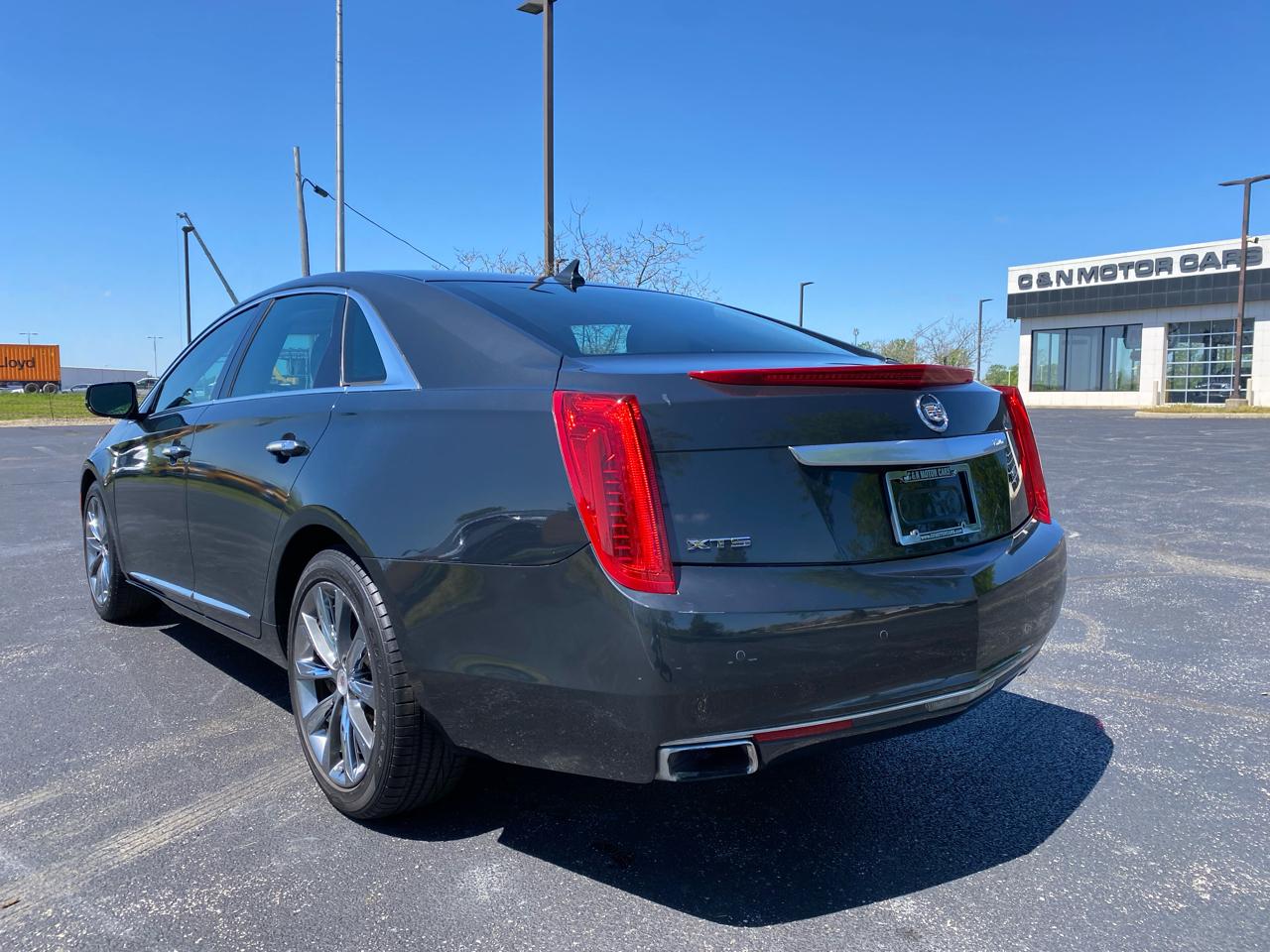 Cadillac XTS Luxury 2013