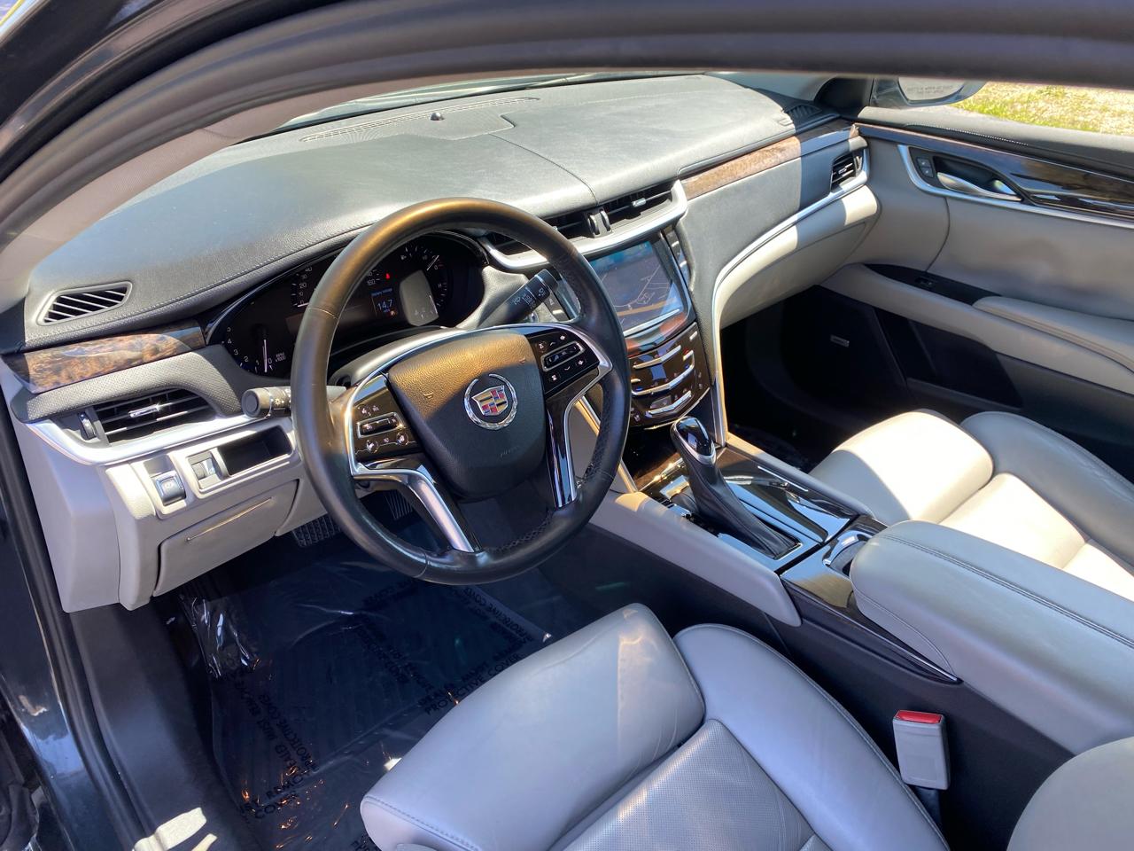 Cadillac XTS Luxury 2013