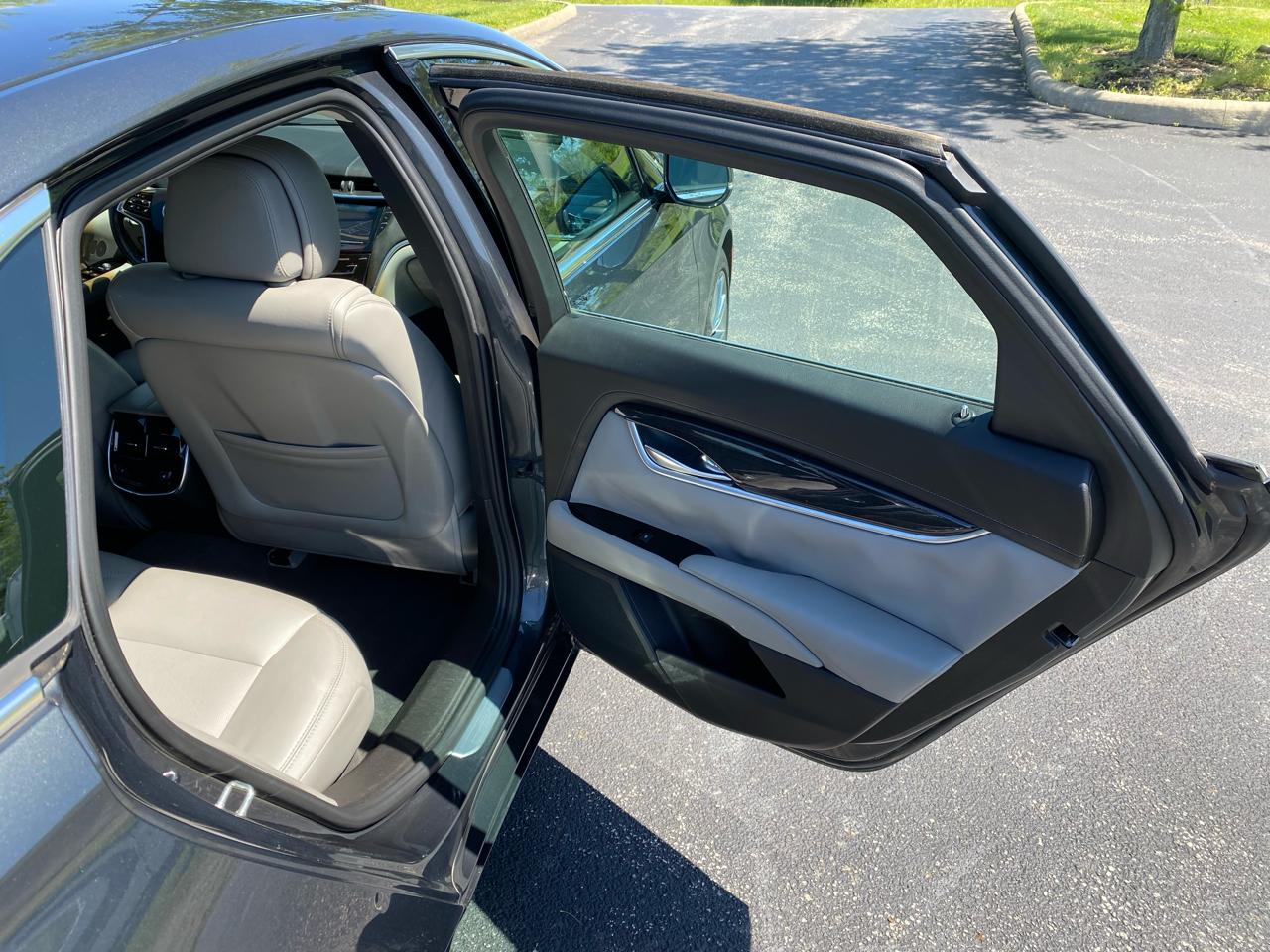 Cadillac XTS Luxury 2013