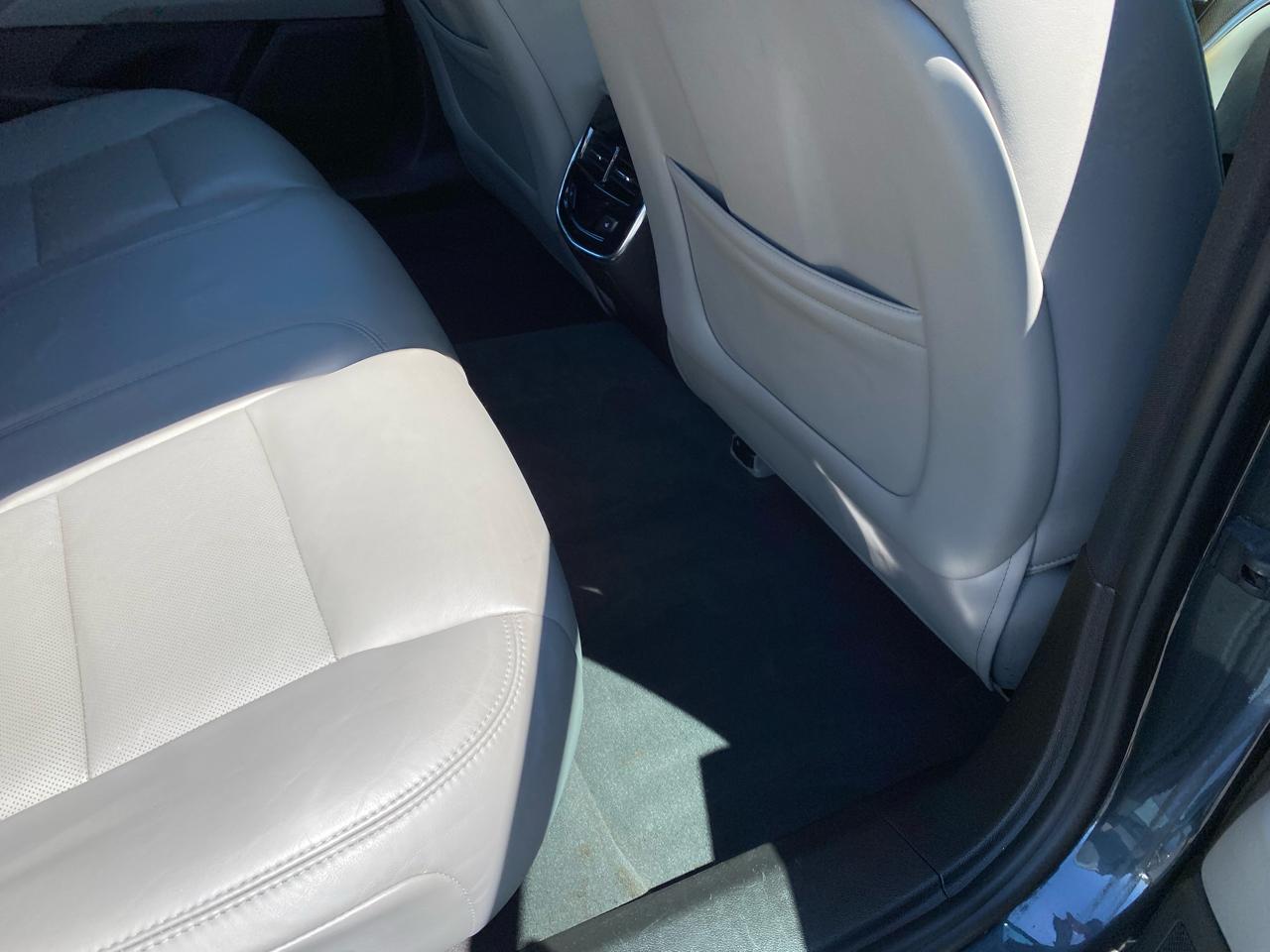 Cadillac XTS Luxury 2013
