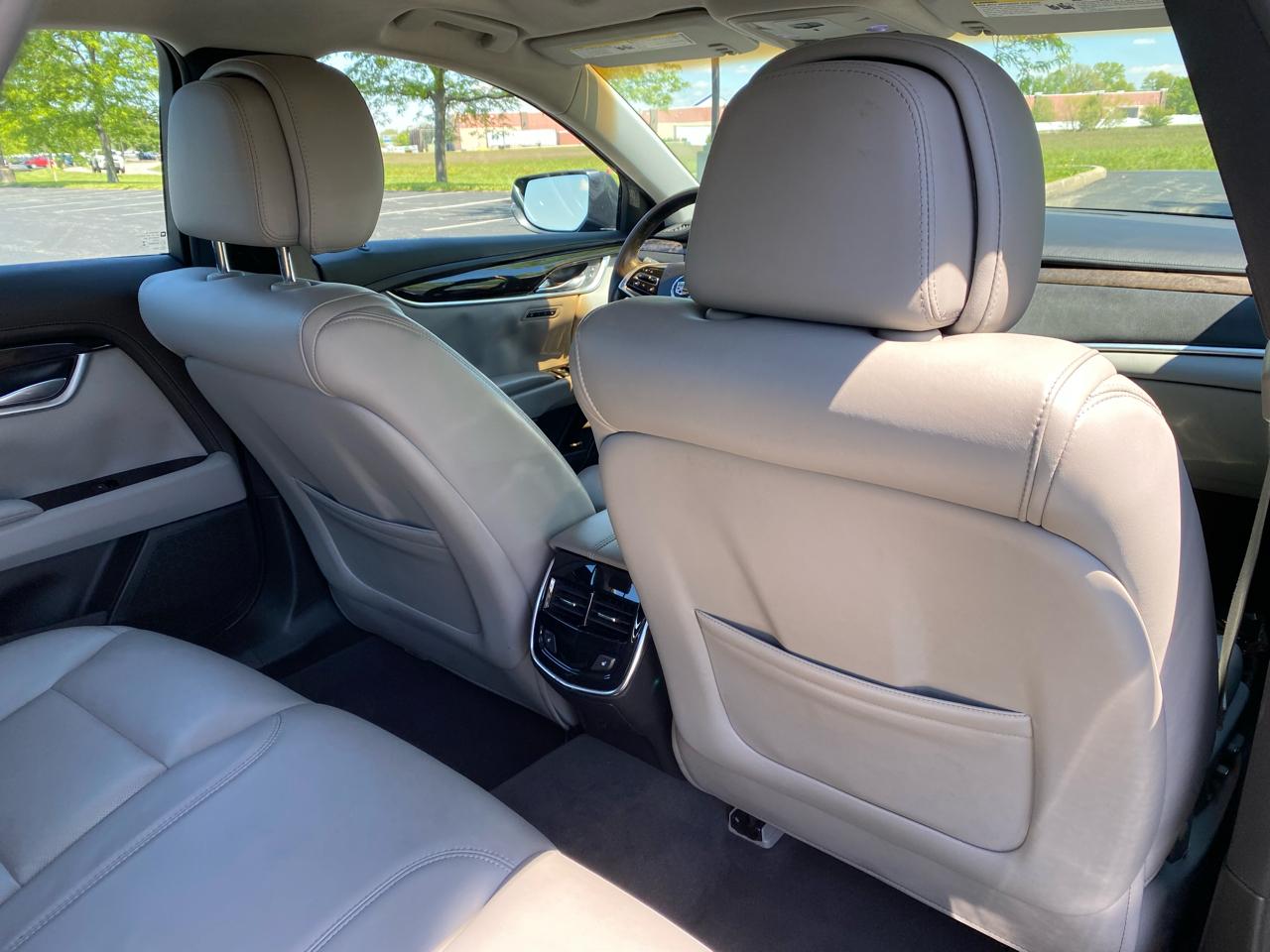 Cadillac XTS Luxury 2013