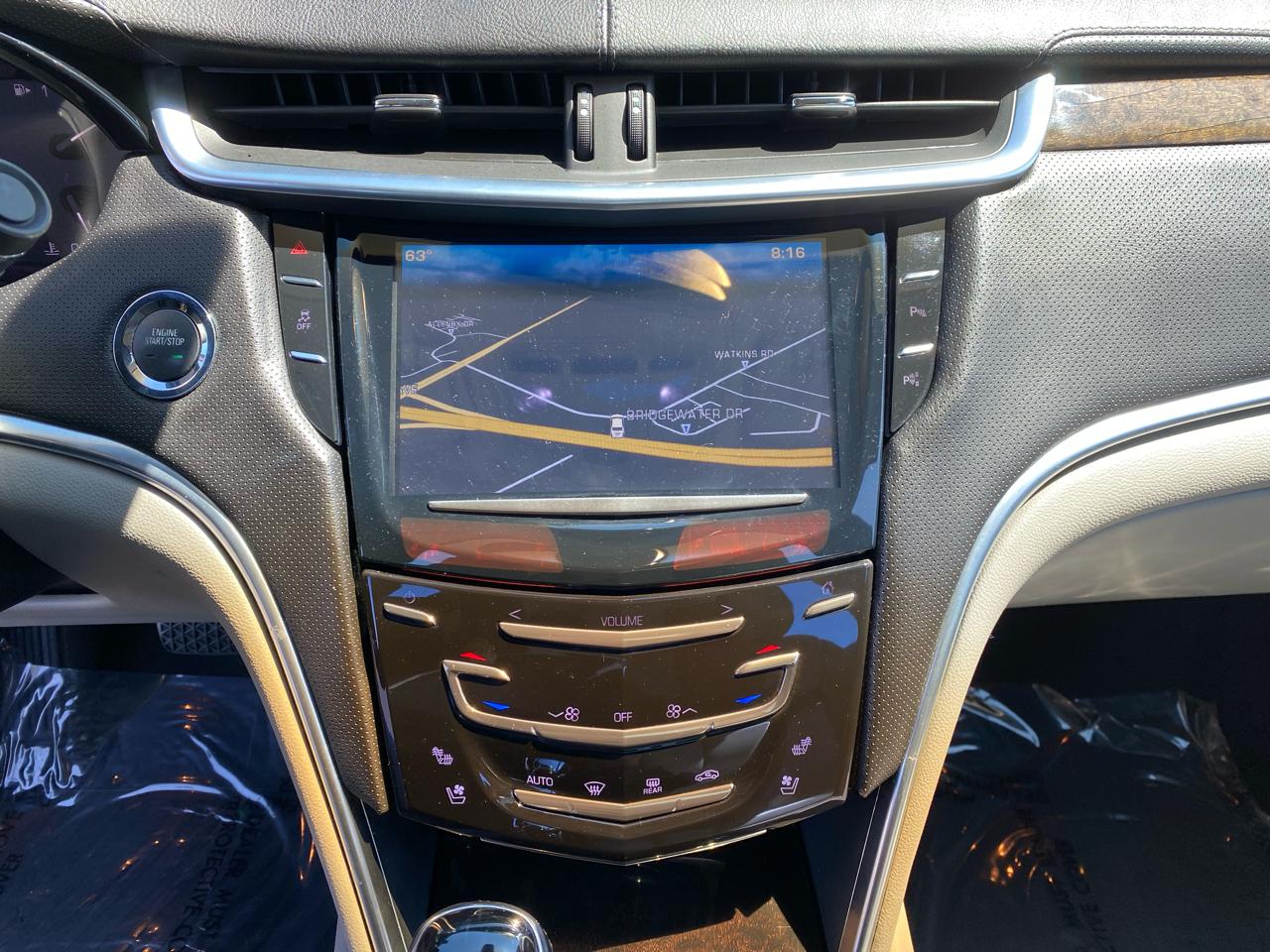 Cadillac XTS Luxury 2013