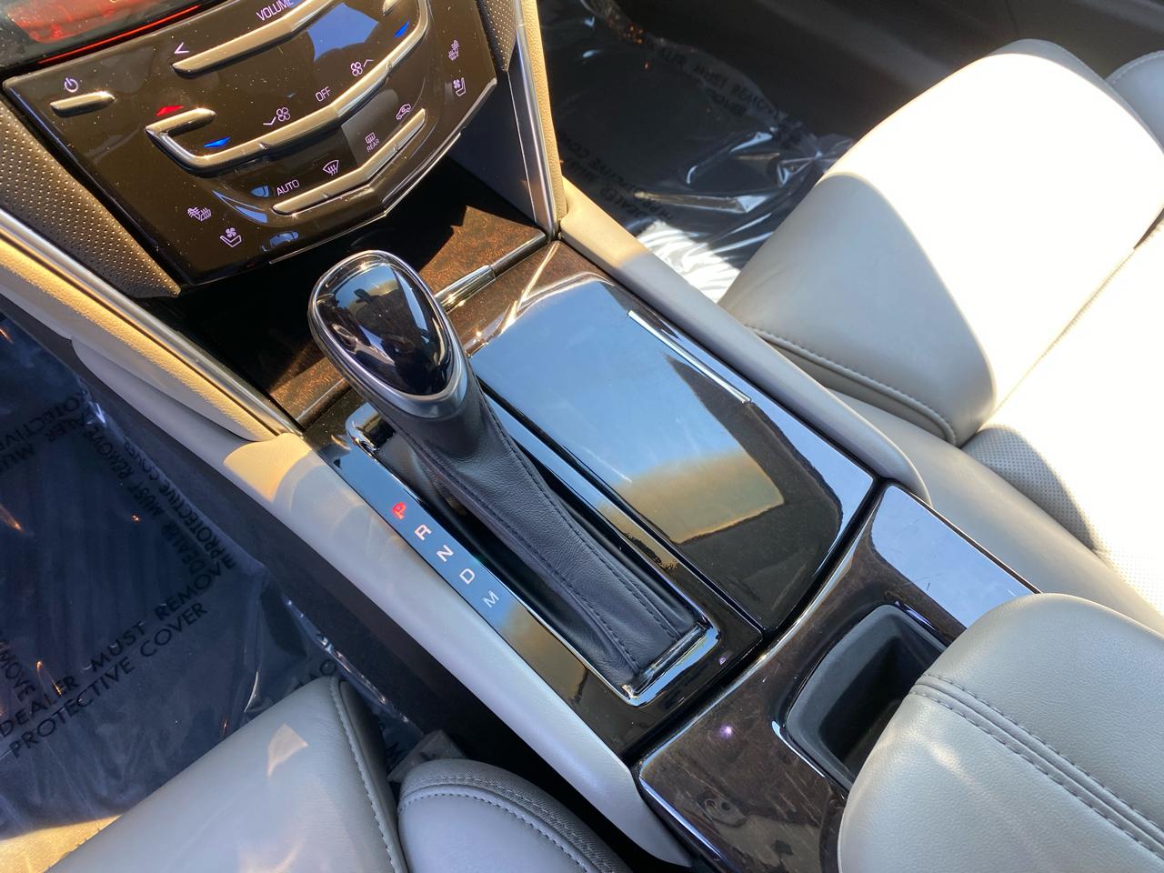 Cadillac XTS Luxury 2013
