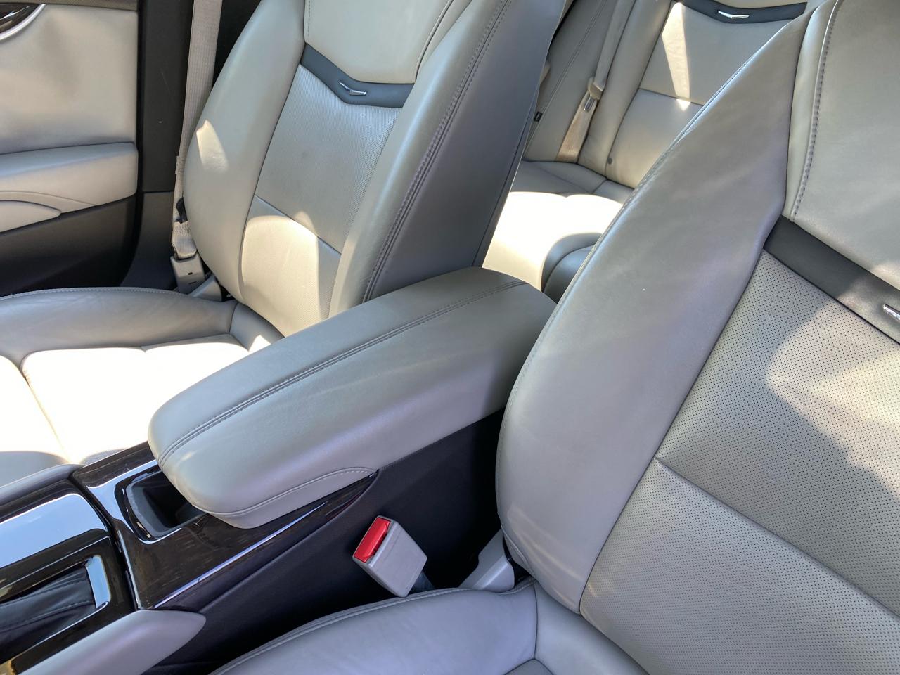 Cadillac XTS Luxury 2013