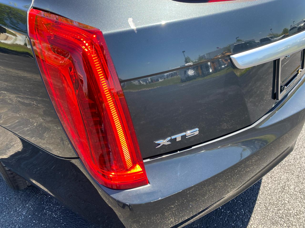 Cadillac XTS Luxury 2013