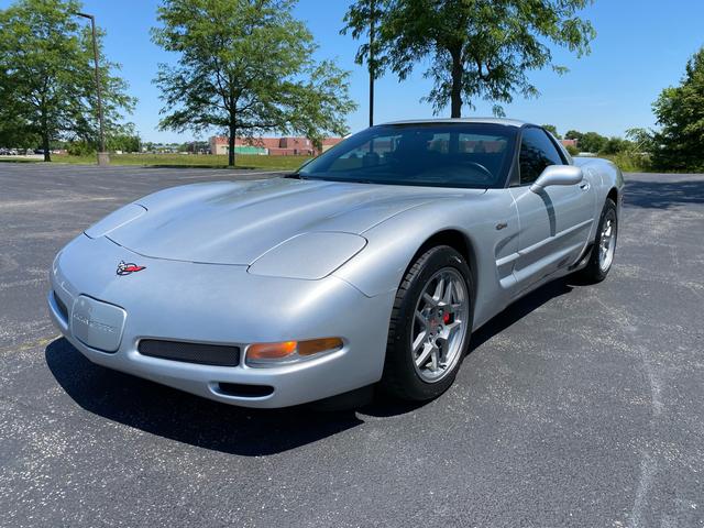 Quicksilver Metallic 2002 Chevrolet Corvette Z06 Hardtop Coupe RWD Coupe Rear-Wheel Drive Manual