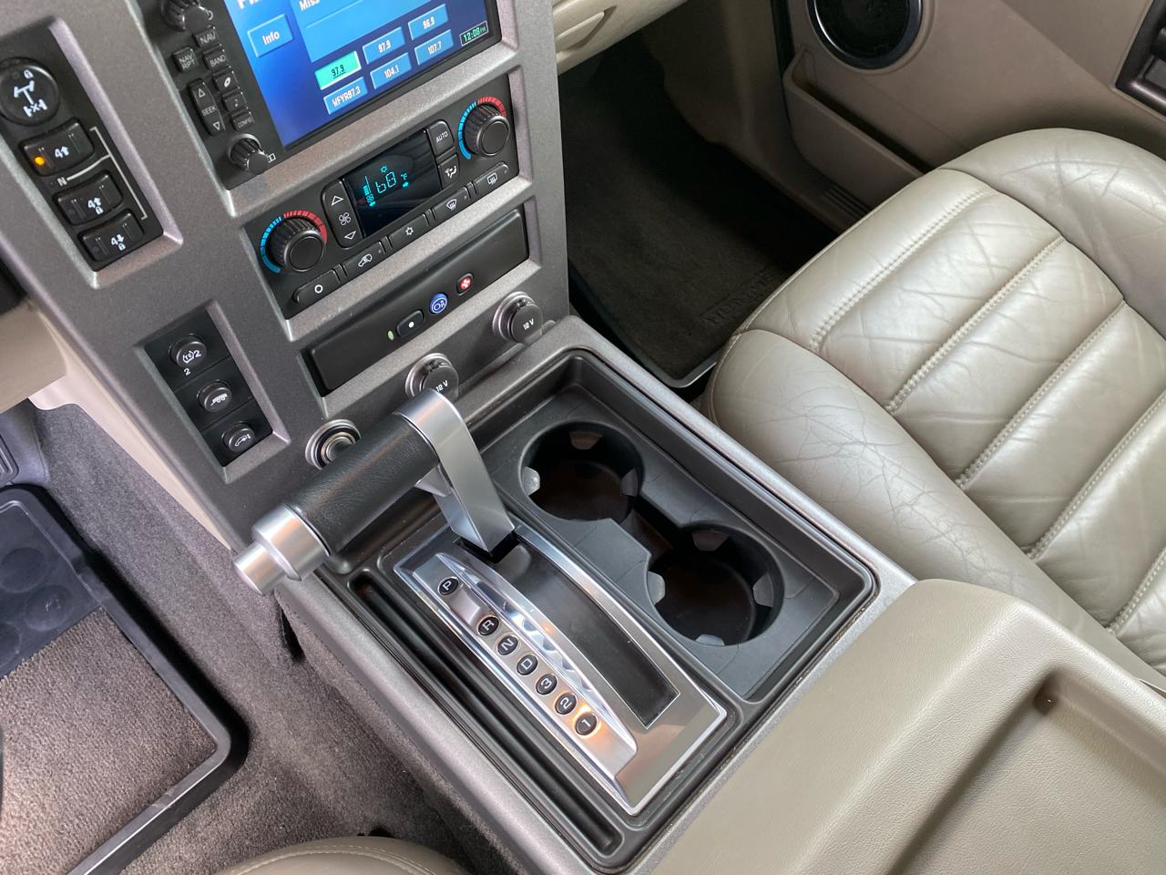 HUMMER H2 Lux Series 2004