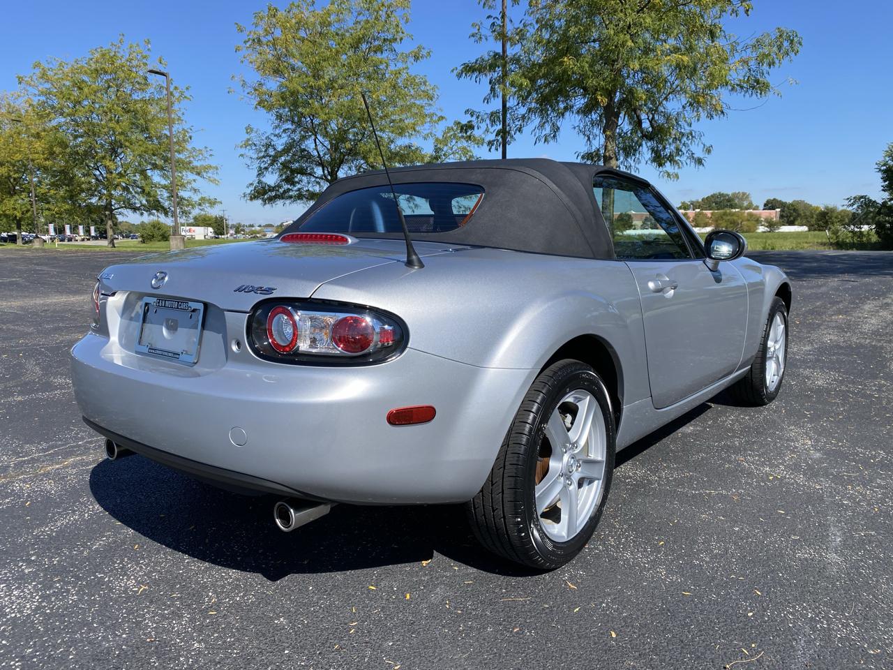 Mazda MX-5 Miata Touring 2006