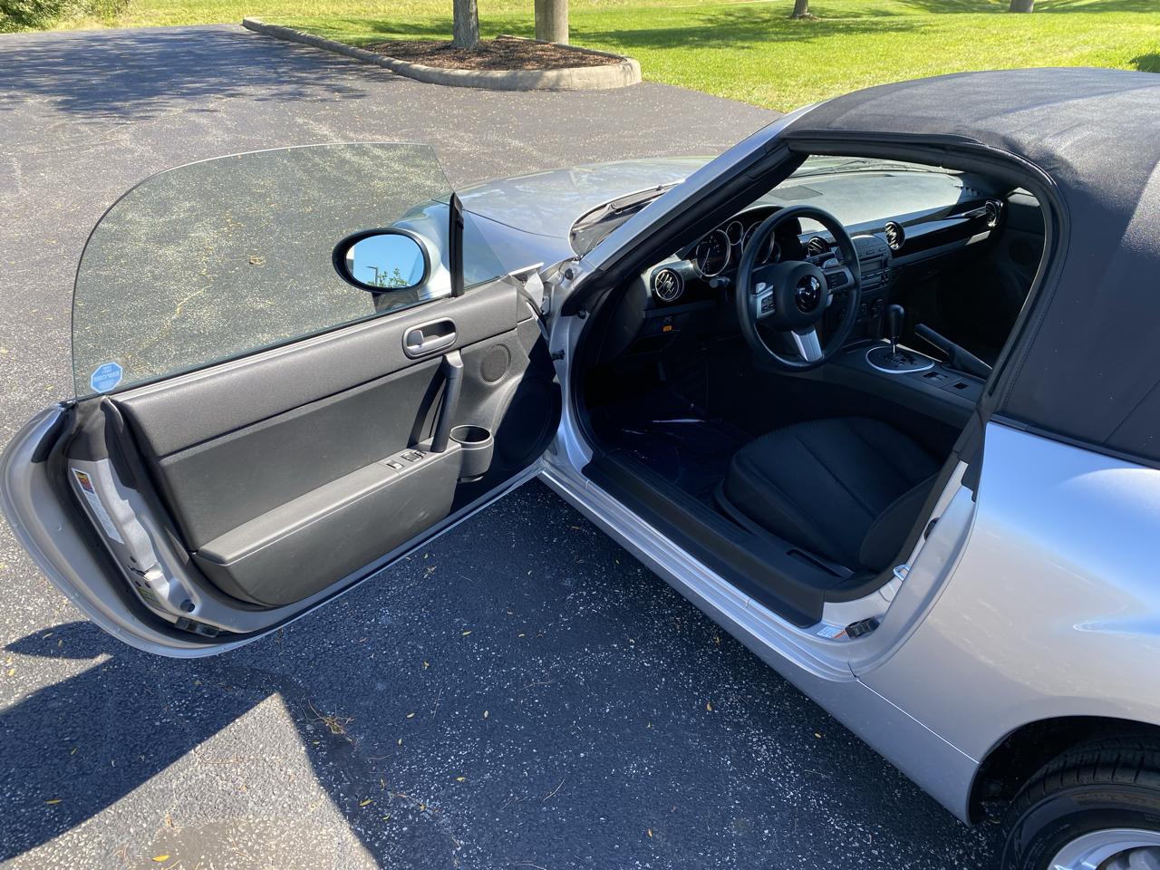 Mazda MX-5 Miata Touring 2006