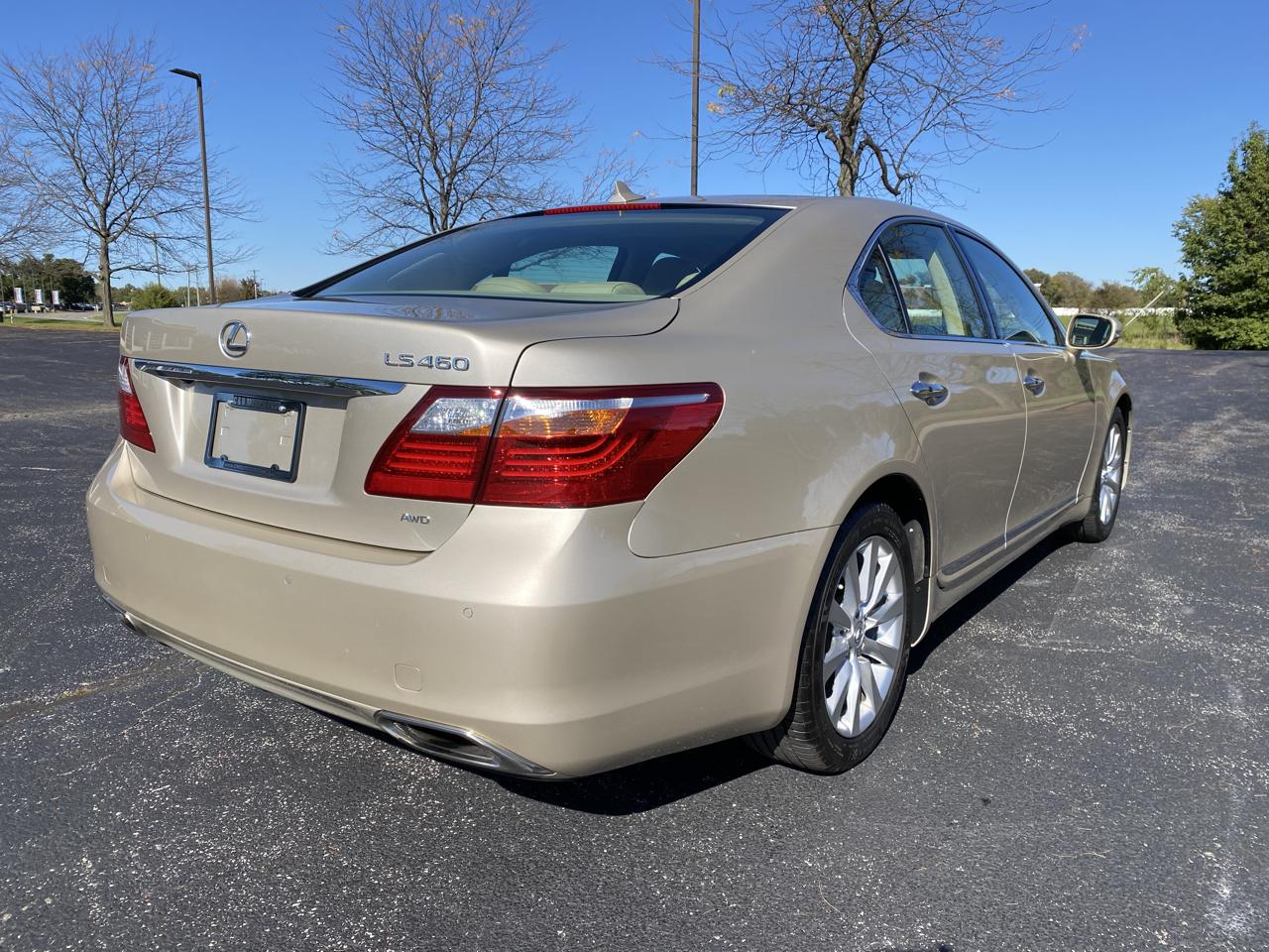 Lexus LS 460 Luxury Sedan AWD 2011