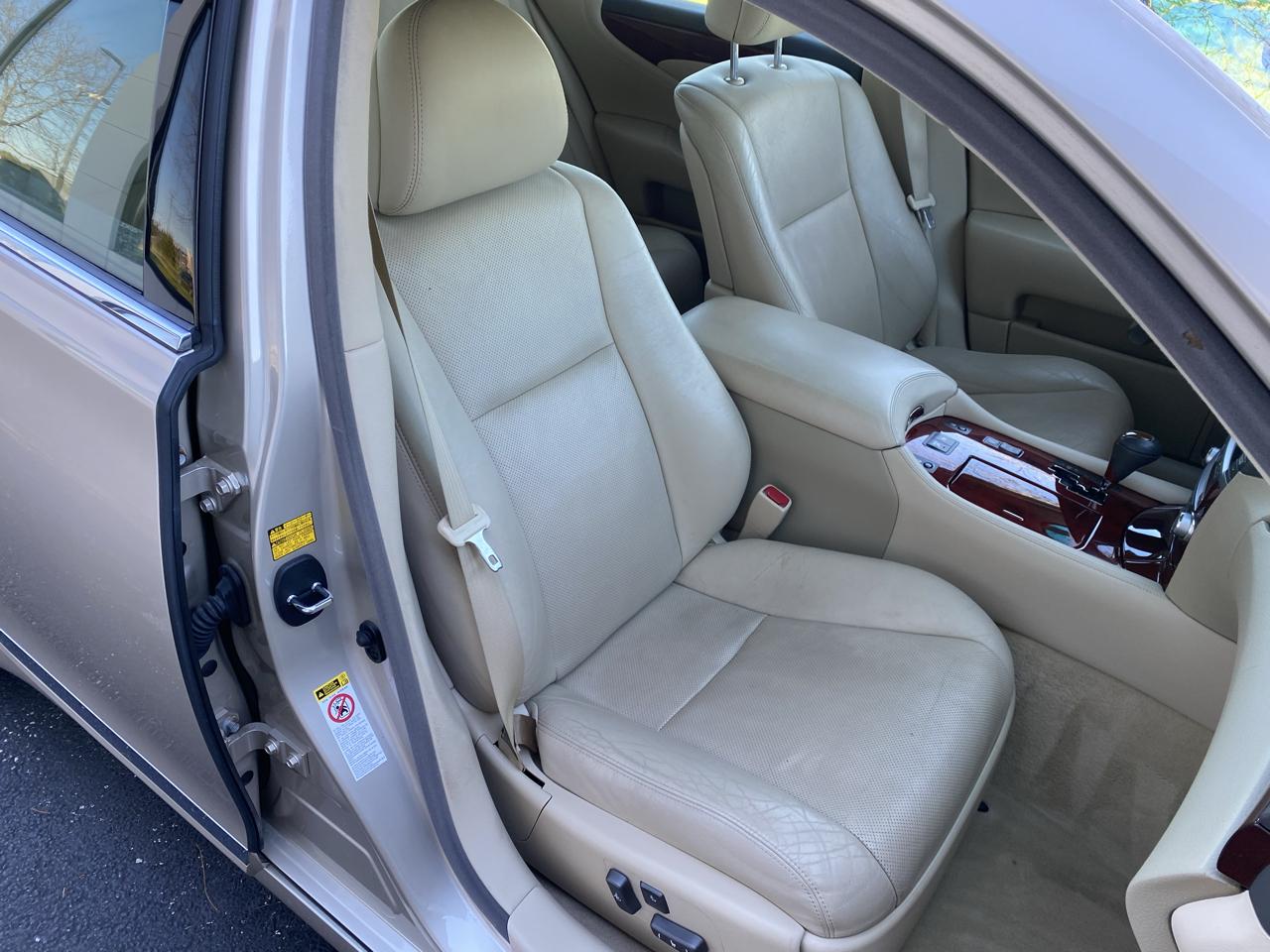Lexus LS 460 Luxury Sedan AWD 2011