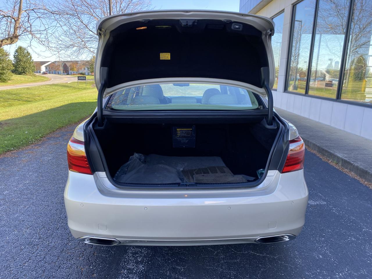 Lexus LS 460 Luxury Sedan AWD 2011