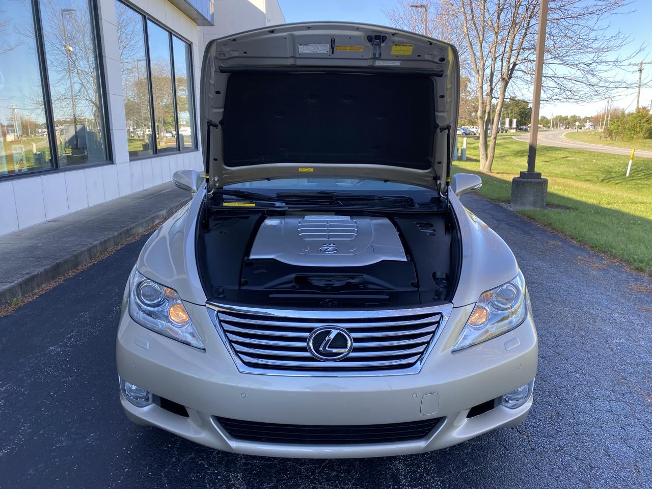 Lexus LS 460 Luxury Sedan AWD 2011
