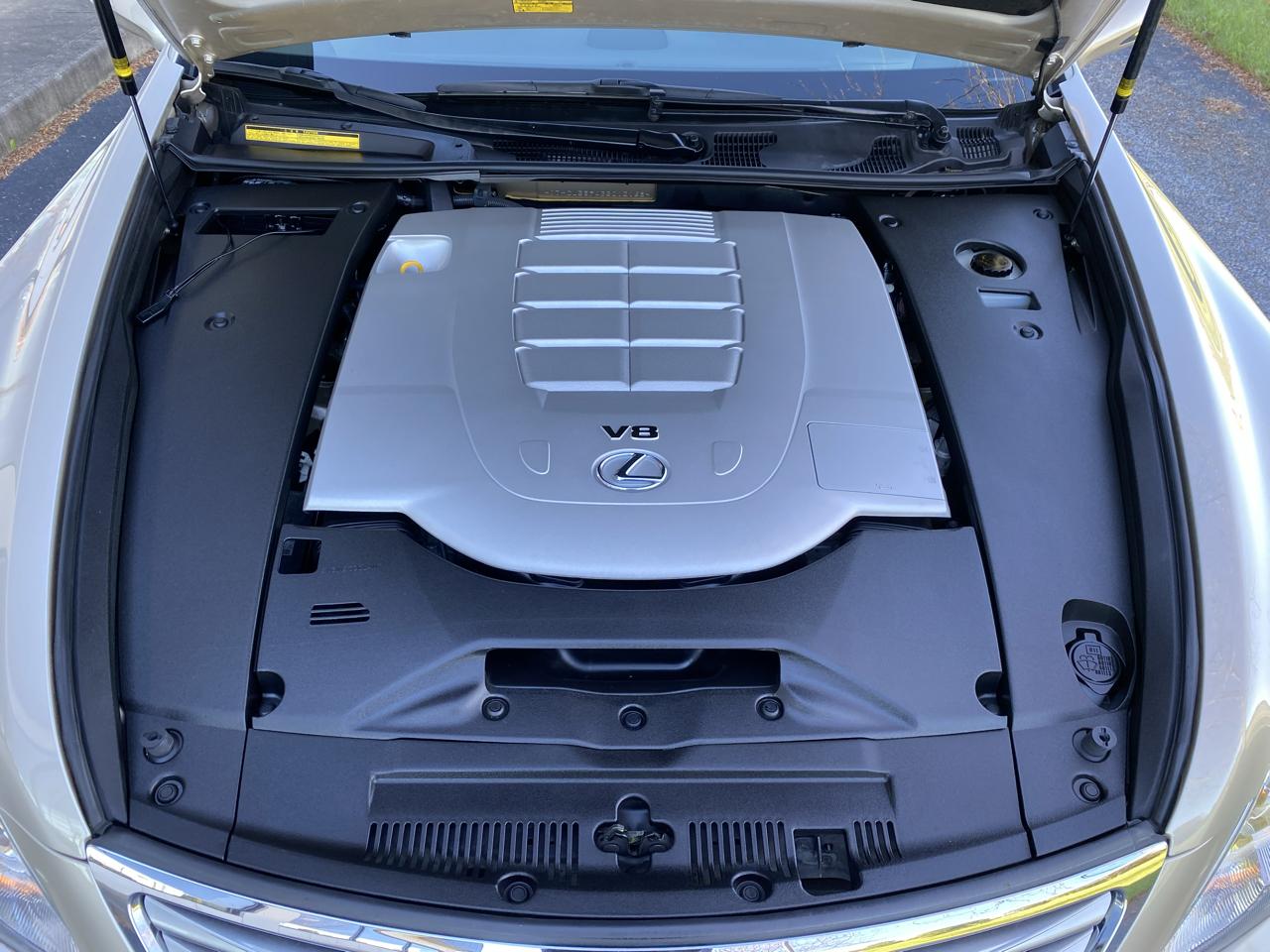Lexus LS 460 Luxury Sedan AWD 2011