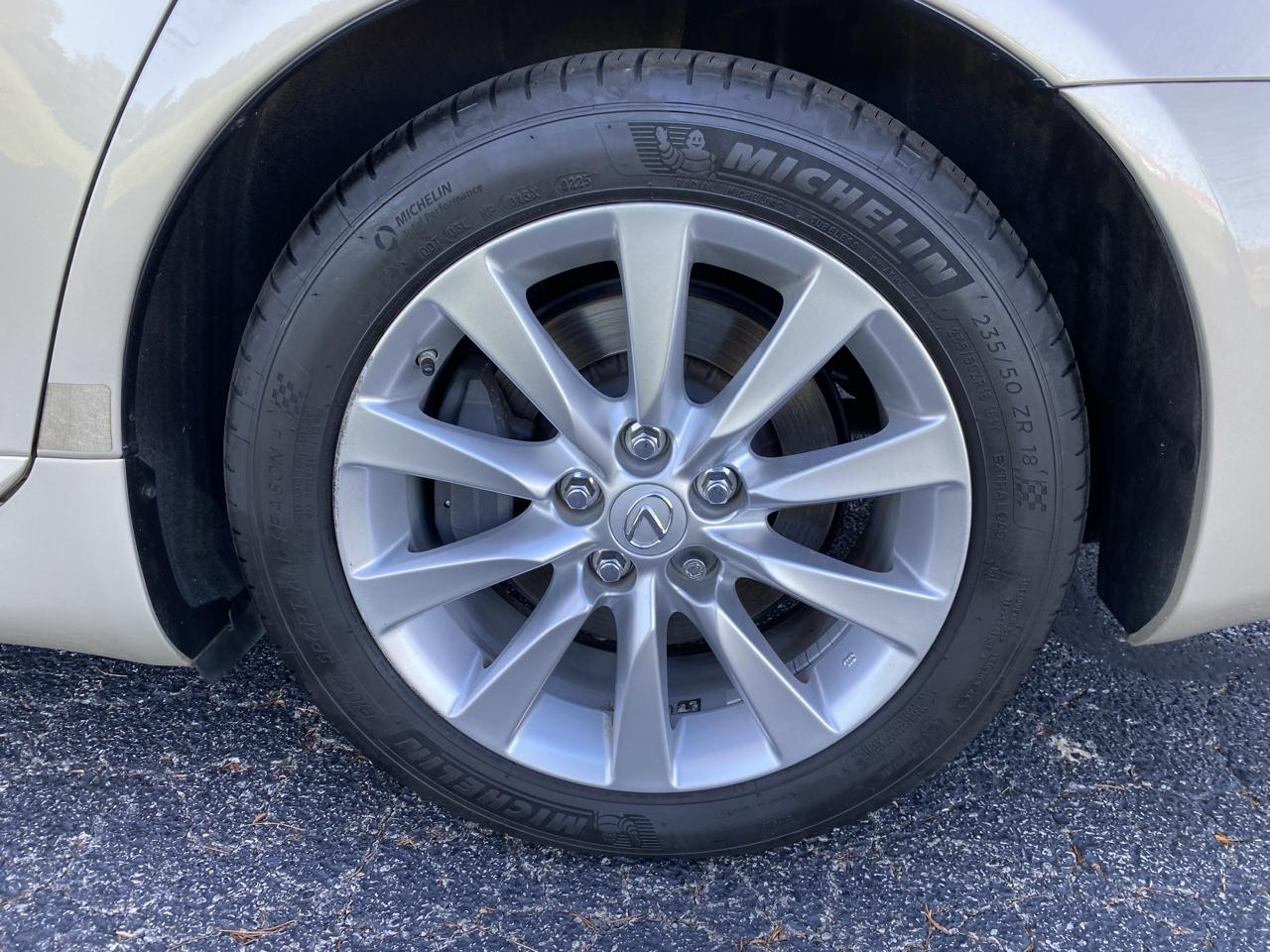 Lexus LS 460 Luxury Sedan AWD 2011