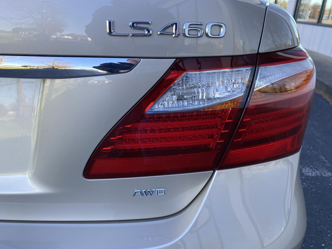 Lexus LS 460 Luxury Sedan AWD 2011