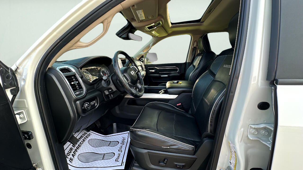 RAM 3500 Laramie Crew Cab SWB 4WD 2019 RAM 3500 Laramie Crew Cab SWB 4WD 2019