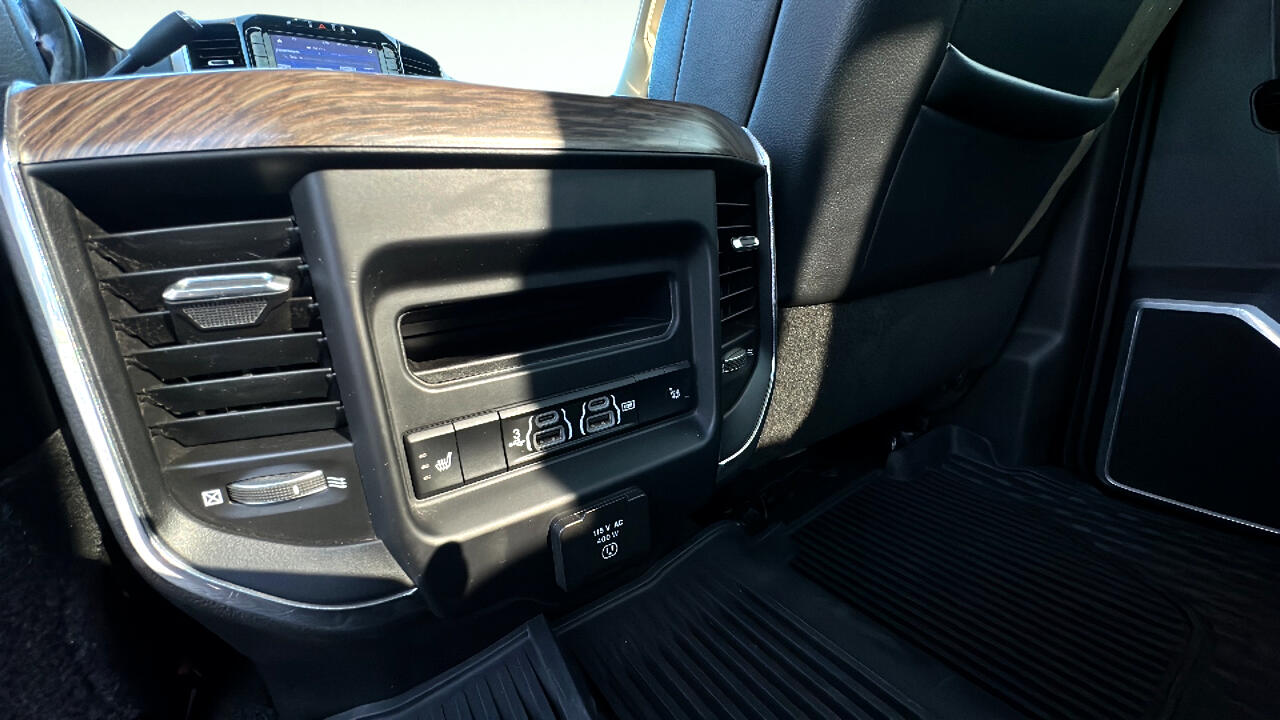 RAM 3500 Laramie Crew Cab SWB 4WD 2019 RAM 3500 Laramie Crew Cab SWB 4WD 2019