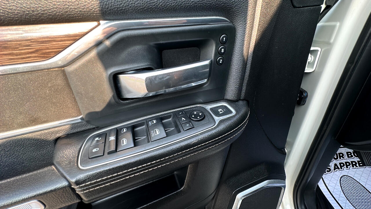 RAM 3500 Laramie Crew Cab SWB 4WD 2019 RAM 3500 Laramie Crew Cab SWB 4WD 2019