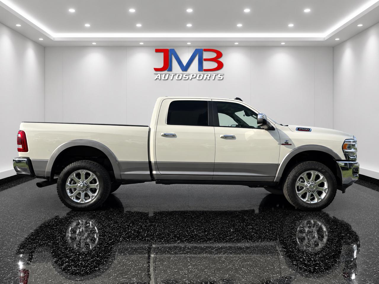 RAM 3500 Laramie Crew Cab SWB 4WD 2019