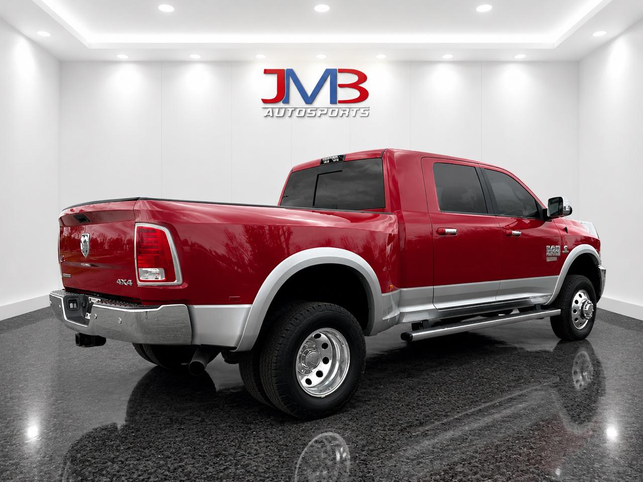 RAM 3500 Laramie Mega Cab 4WD DRW 2017
