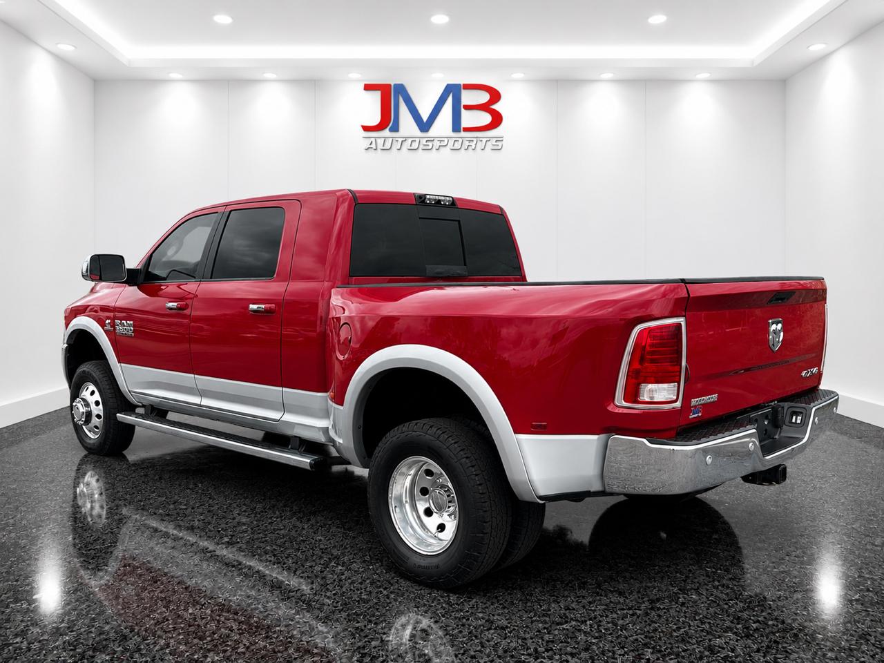 RAM 3500 Laramie Mega Cab 4WD DRW 2017