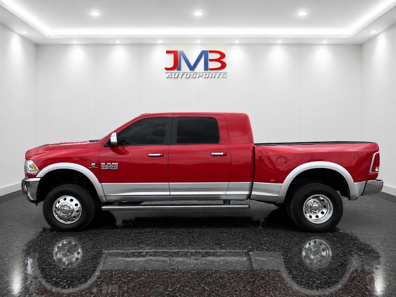 RAM 3500 Laramie Mega Cab 4WD DRW 2017