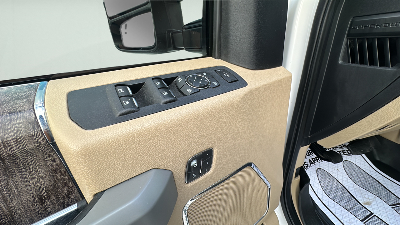 Ford F-250 SD Lariat Crew Cab Long Bed 4WD 2019