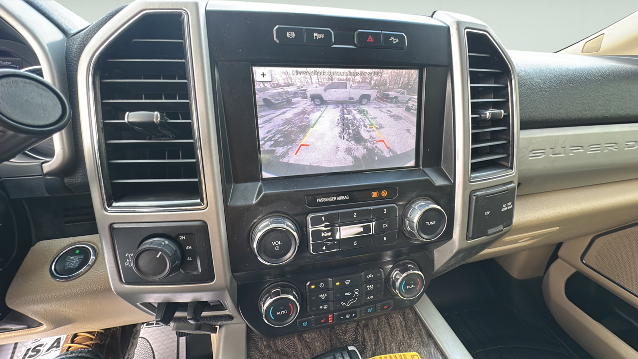 Ford F-250 SD Lariat Crew Cab Long Bed 4WD 2019