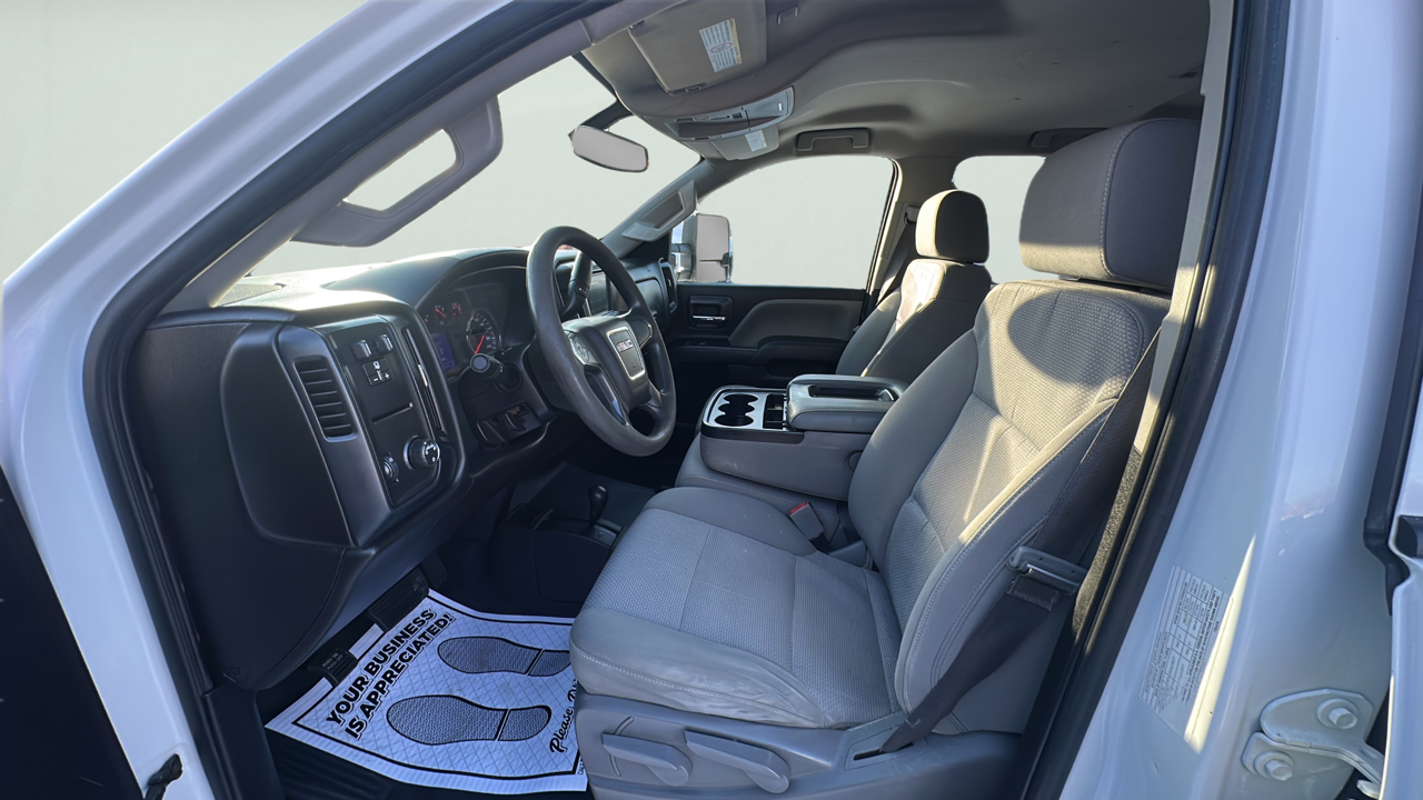 GMC Sierra 2500HD Base Crew Cab Long Box 4WD 2019