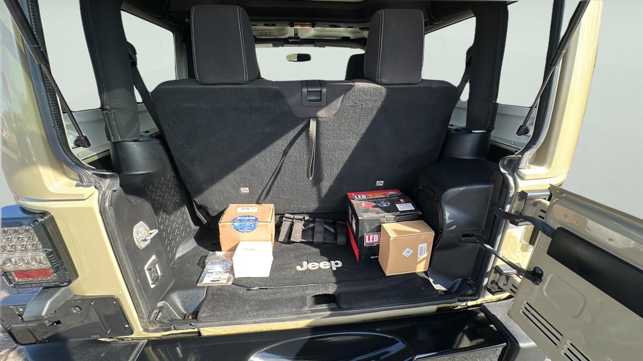 Jeep Wrangler Sahara 4WD 2014