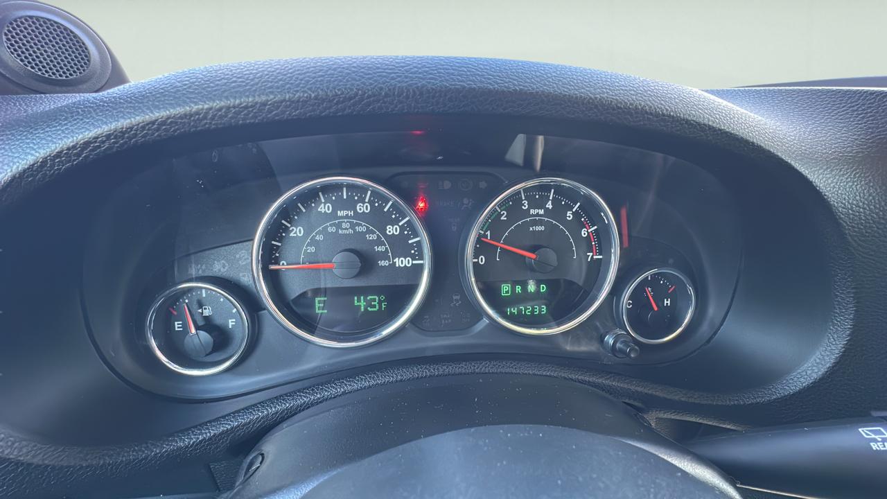 Jeep Wrangler Sahara 4WD 2014