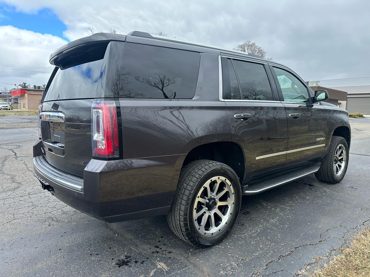 GMC Yukon Denali 4WD 2016