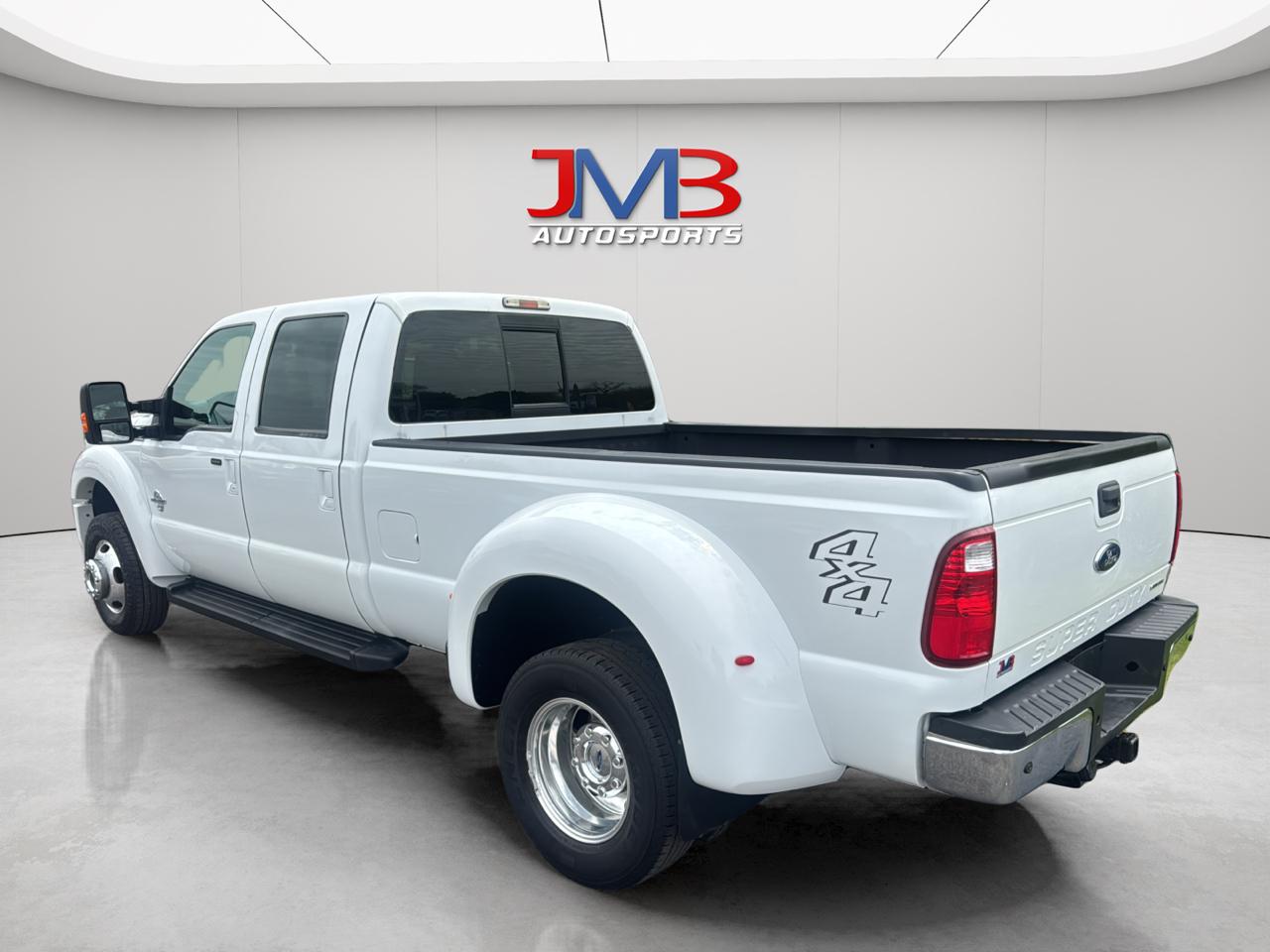 Ford F-350 SD XLT Crew Cab Long Bed DRW 4WD 2015