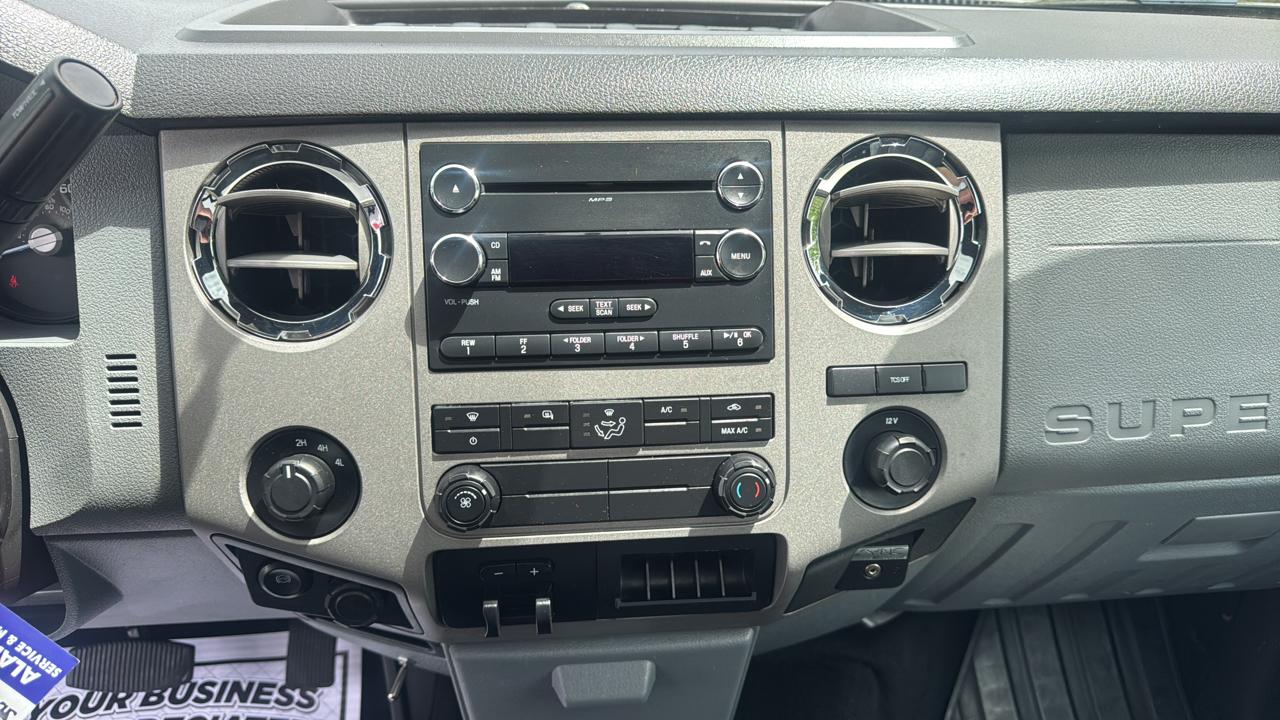 Ford F-350 SD XLT Crew Cab Long Bed DRW 4WD 2015