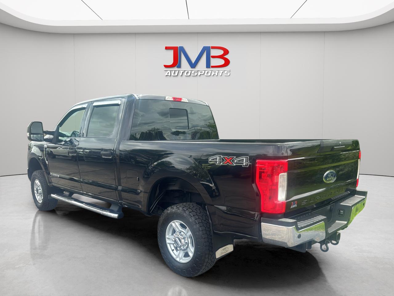 Ford F-250 SD XLT Crew Cab 4WD 2017