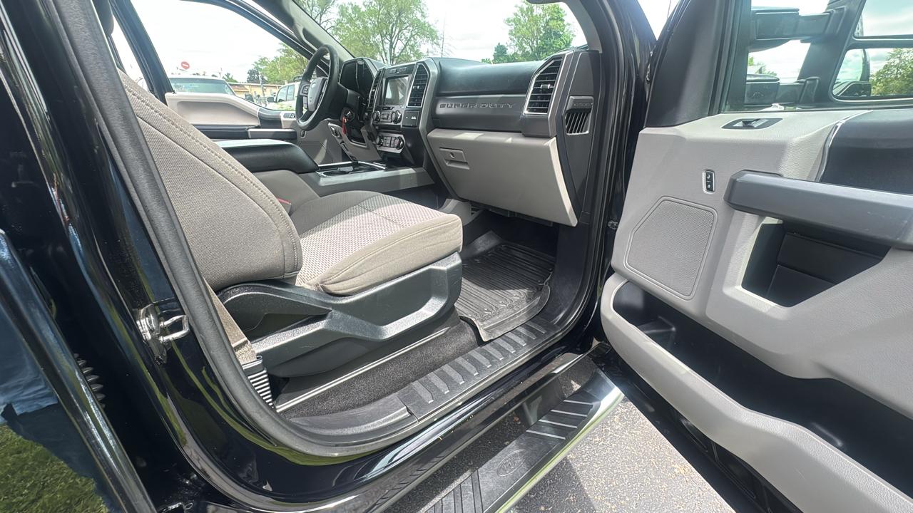 Ford F-250 SD XLT Crew Cab 4WD 2017