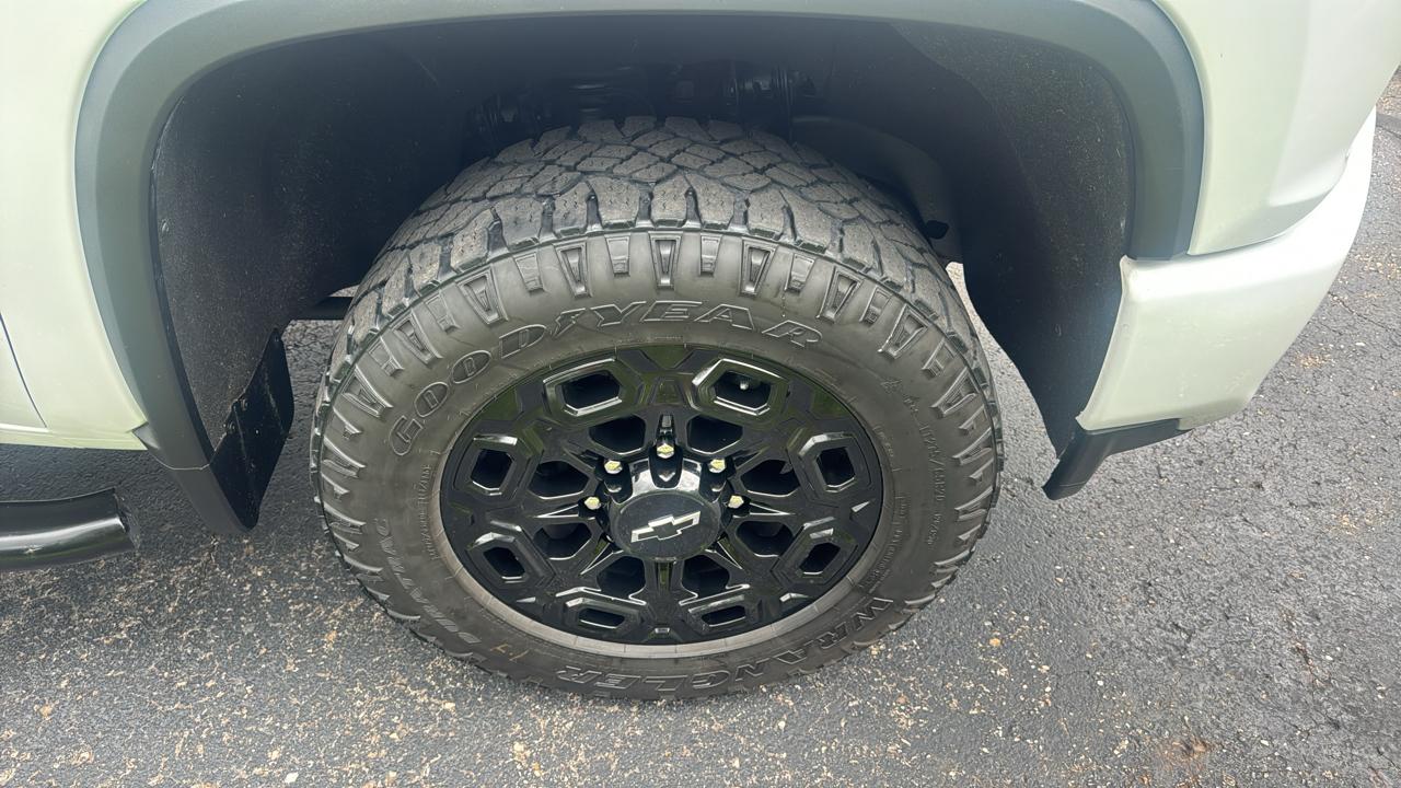 Chevrolet Silverado 2500HD 4WD Crew Cab 159" LT 2023