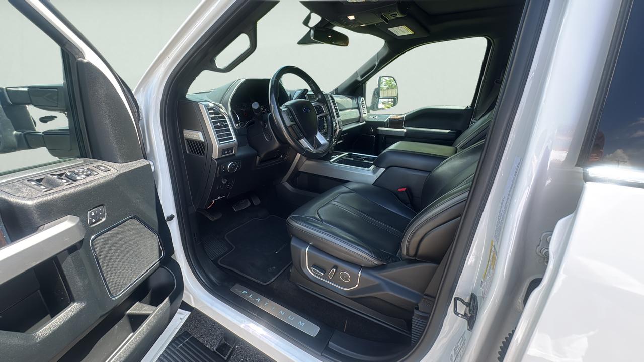 Ford F-250 SD Platinum Crew Cab 4WD 2017