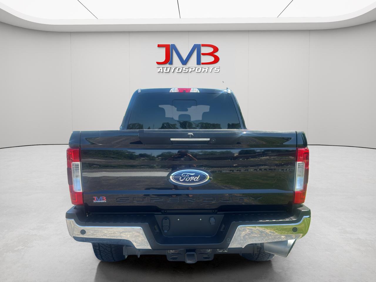 Ford F-250 SD Lariat Crew Cab Short Bed 4WD 2019