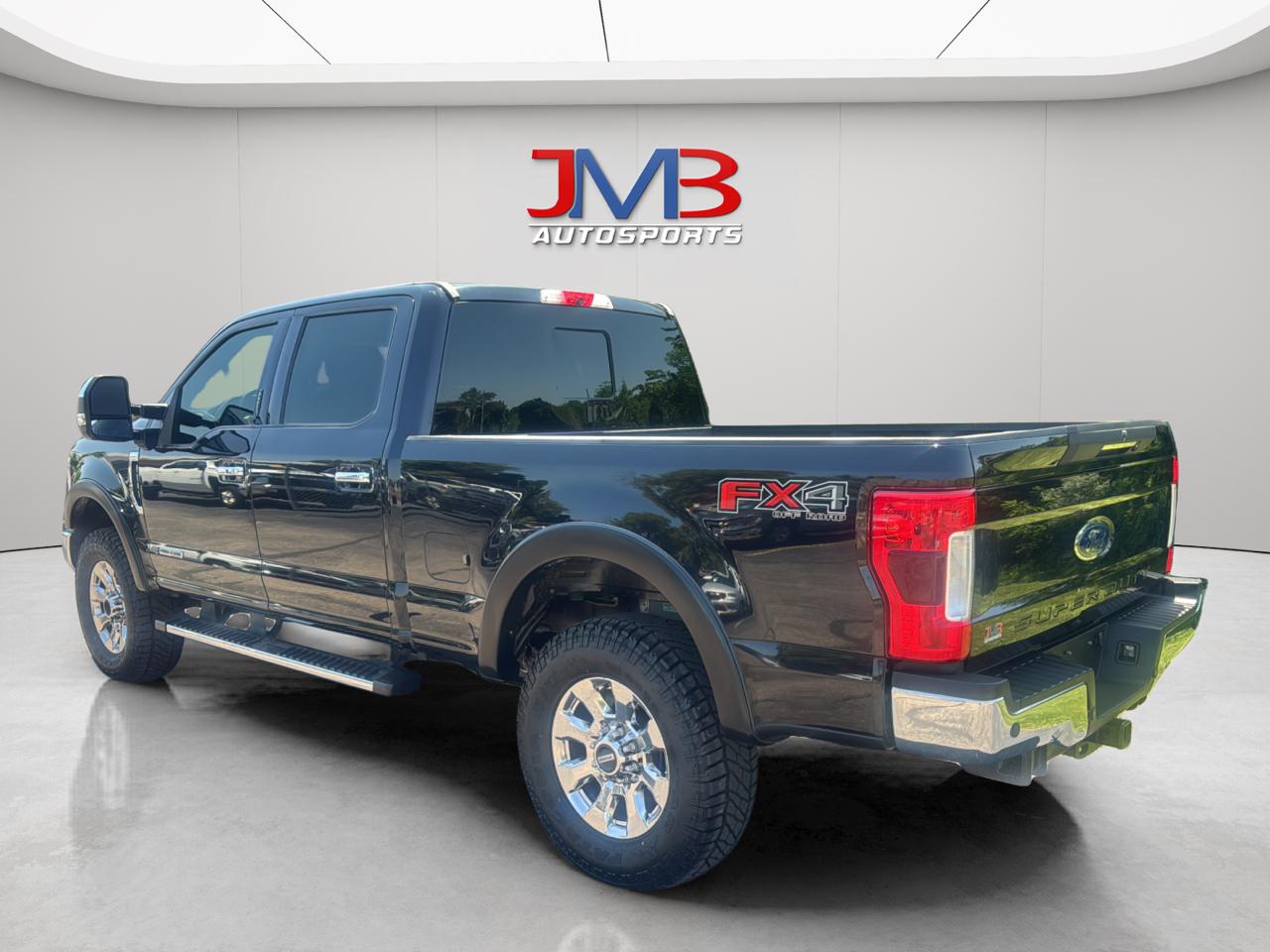 Ford F-250 SD Lariat Crew Cab Short Bed 4WD 2019