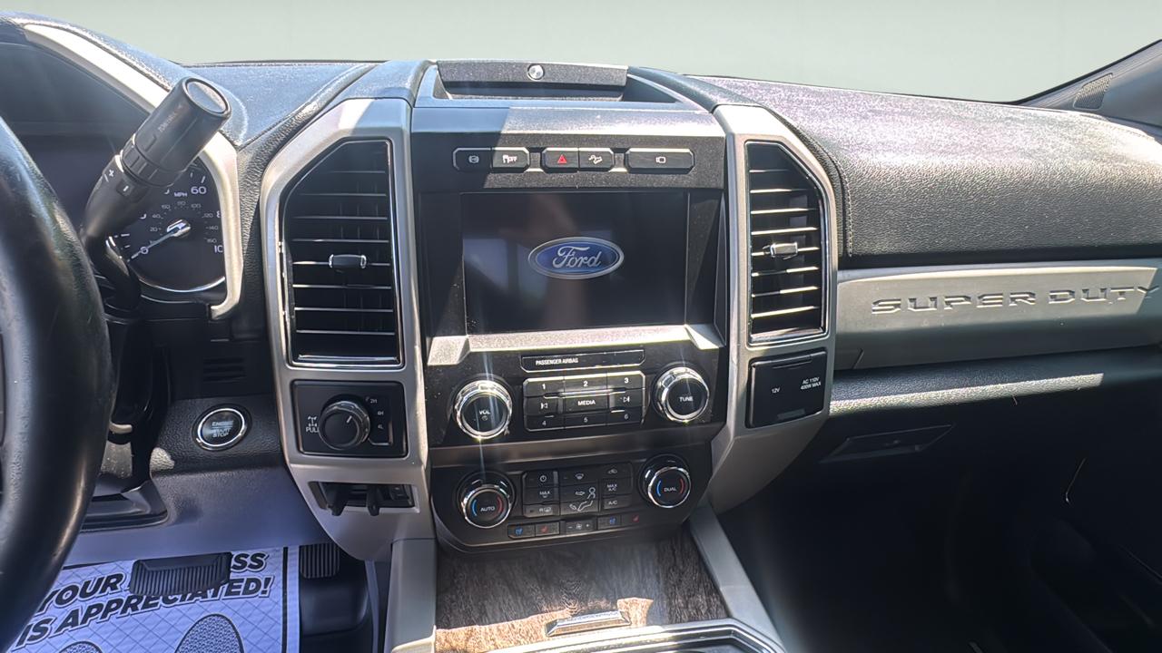 Ford F-250 SD Lariat Crew Cab Short Bed 4WD 2019