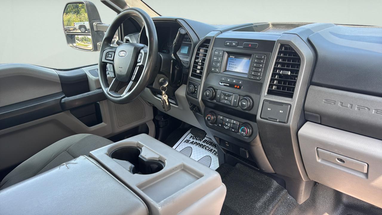 Ford F-350 SD XL SuperCab Long Bed 4WD DRW 2021